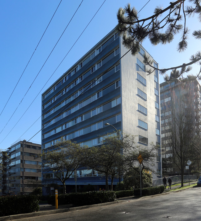 Chilco Towers in Vancouver, BC - Building Photo - Building Photo