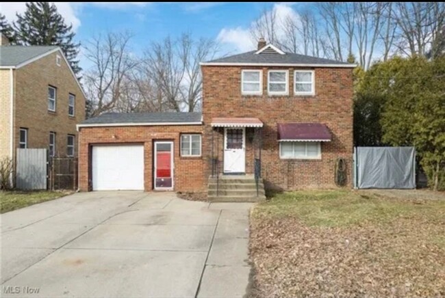 293 Robinson Ave in Barberton, OH - Building Photo - Building Photo
