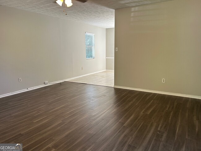 1292 Crystal Lake Rd in Atlanta, GA - Building Photo - Building Photo