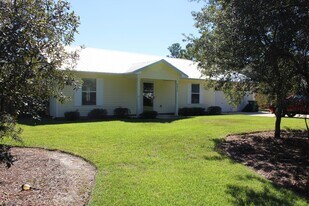 8617 Olivera St in Navarre, FL - Building Photo