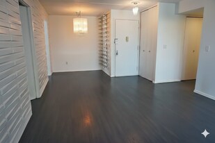 97-12 63rd Dr, Unit 3A in Queens, NY - Building Photo