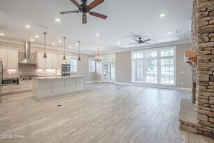 3816 Mariner Dr in Panama City Beach, FL - Building Photo