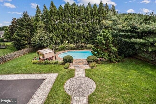 property at 9917 Kendale Rd