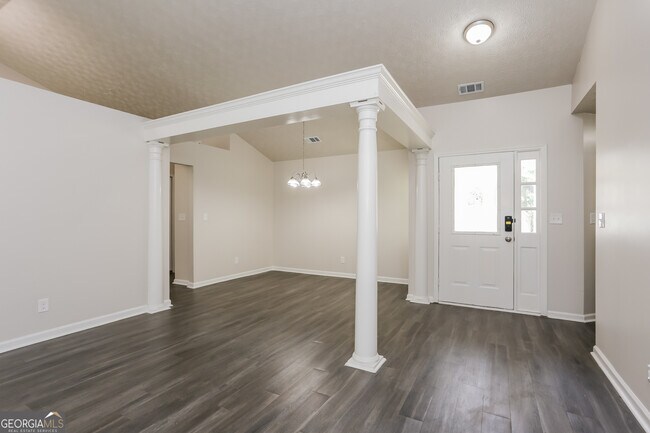 5985 Green Meadow Way in Rex, GA - Building Photo - Building Photo