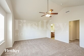 5880 Crowley Pkwy in Whitestown, IN - Foto de edificio - Building Photo