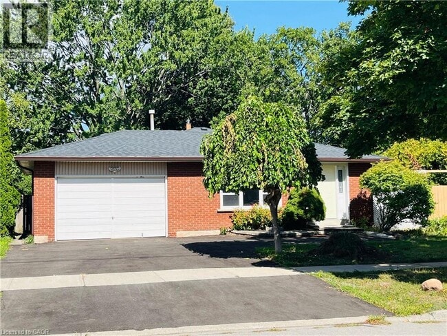 property at 5529 Spruce Ave
