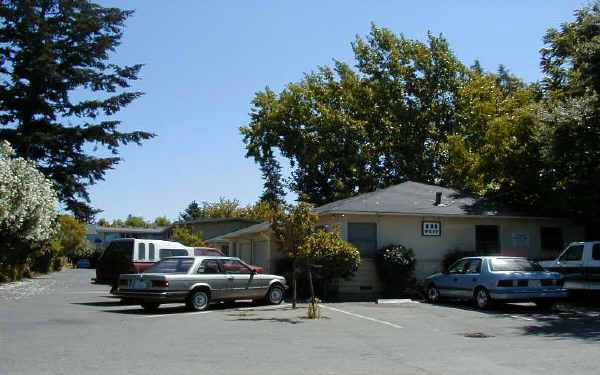 880-888 West Ave in Santa Rosa, CA - Foto de edificio - Building Photo