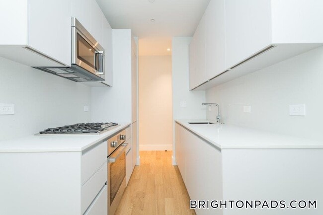 286 Chestnut Hill Ave, Unit 16