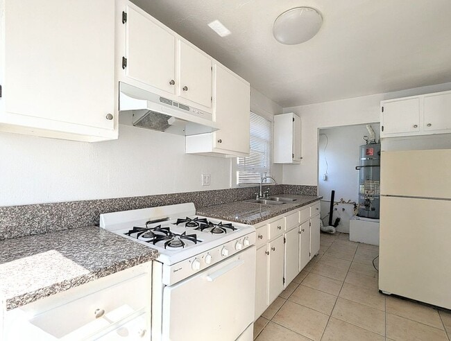 419 N Virginia Ct in Long Beach, CA - Building Photo - Building Photo