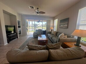 17006 Middlebrook Ct in Ft. Myers, FL - Building Photo - Building Photo