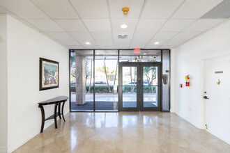 Gables Corinthian Plaza in Coral Gables, FL - Building Photo - Lobby