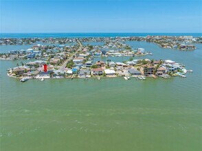 16009 6th St E in Redington Beach, FL - Building Photo - Building Photo