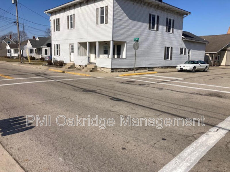 39 E Park St in Fort Loramie, OH - Building Photo