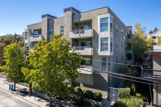 1852 Bonanza St in Walnut Creek, CA - Foto de edificio - Building Photo
