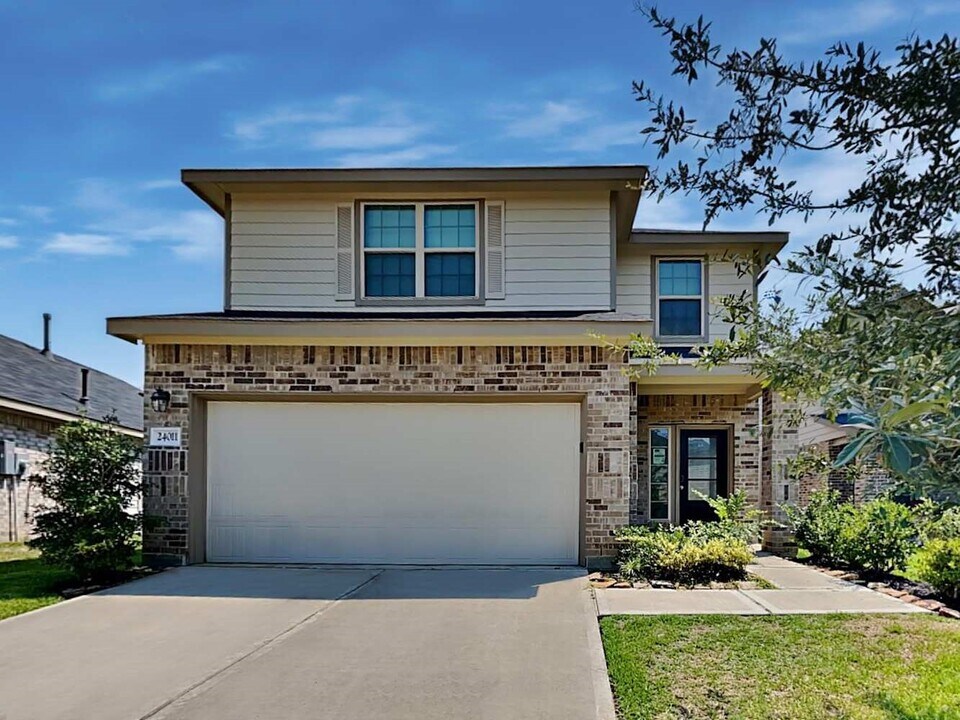 24011 Mustang Run Dr in Hockley, TX - Building Photo