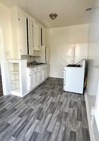 2329 Crenshaw Blvd, Unit 207 in Los Angeles, CA - Building Photo