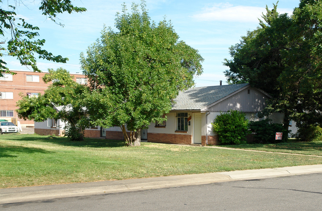 1193 Akron St in Aurora, CO - Building Photo