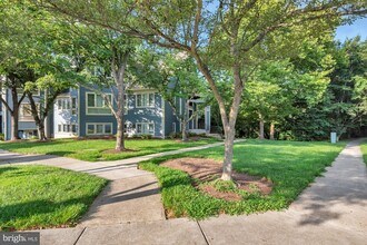 5006 Dorsey Hall Dr, Unit C1 in Ellicott City, MD - Building Photo - Building Photo