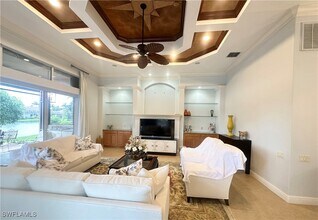 8411 Mallow Ln in Naples, FL - Foto de edificio - Building Photo