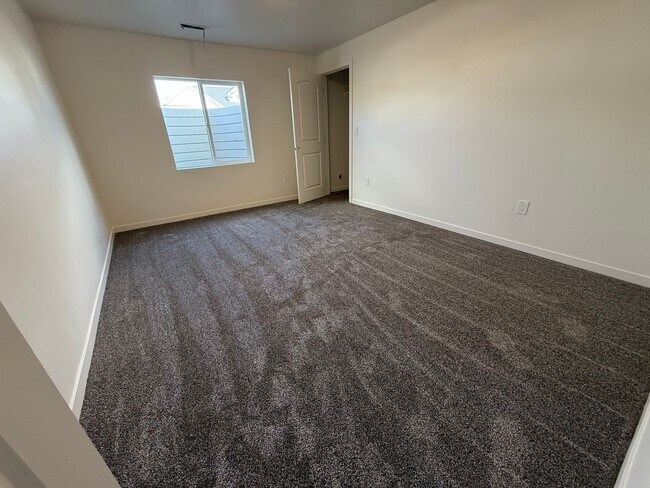 881 W Sagewood Dr-Unit -B in Stansbury Park, UT - Building Photo - Building Photo