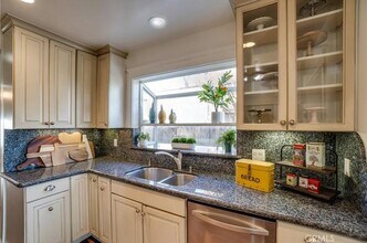 2251 White St in Pasadena, CA - Building Photo - Building Photo