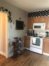 19 E Main St, Unit 19 b in Hummelstown, PA - Building Photo - Building Photo