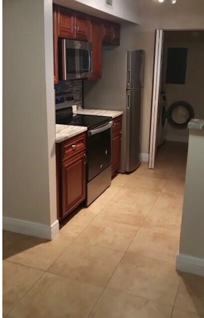 11133 SW 8th St, Unit 103 in Pembroke Pines, FL - Building Photo - Building Photo