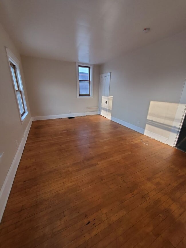 6306-6308 22nd Ave.