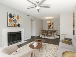 1070 Main Apartments in Hendersonville, TN - Foto de edificio - Building Photo