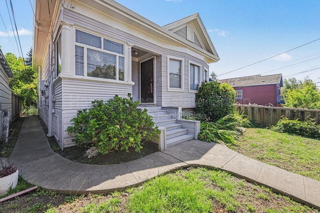 2417 Eighth St in Berkeley, CA - Building Photo - Building Photo