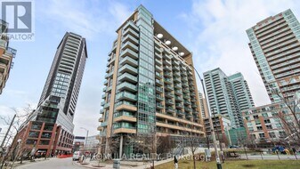 69 Lynn Williams St in Toronto, ON - Building Photo