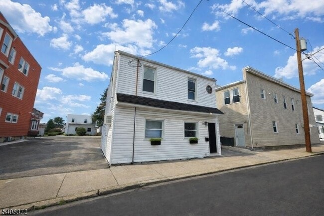 property at 115 Grant Ave