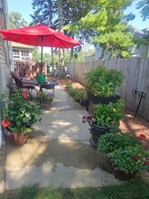 6040 N Avondale Ave, Unit 2Floor Front in Chicago, IL - Building Photo - Building Photo