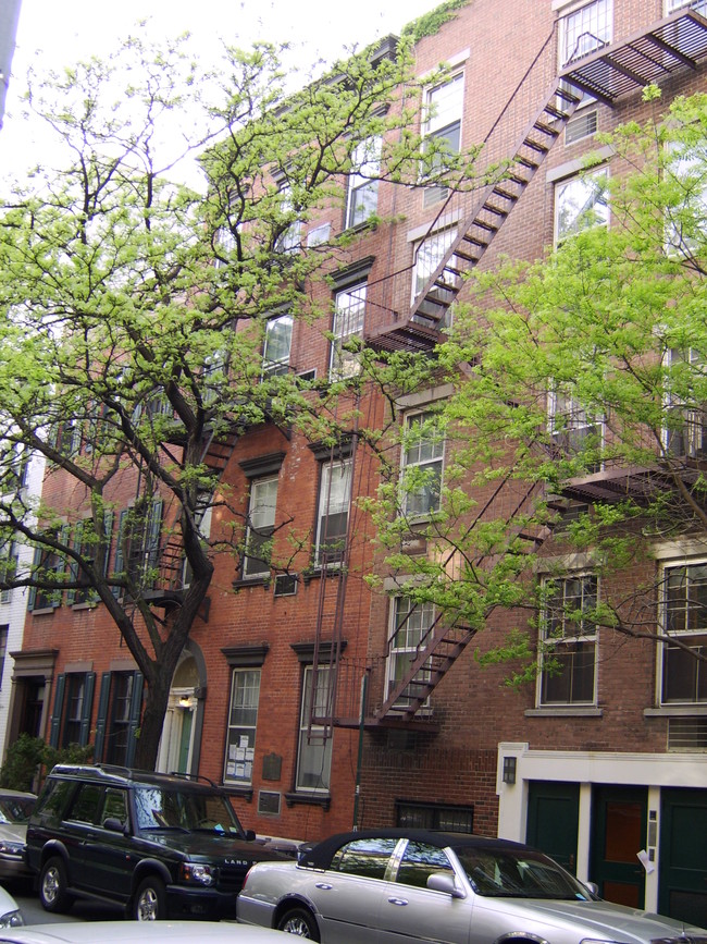 116 Sullivan St in New York, NY - Building Photo - Building Photo