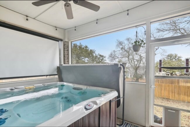 8302 Elander Dr in Killeen, TX - Foto de edificio - Building Photo