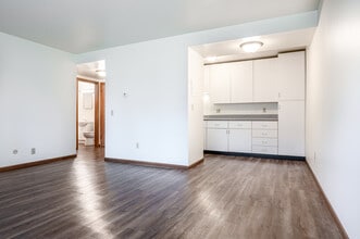 Liberty Valley Apartments in Madison, WI - Building Photo - Interior Photo