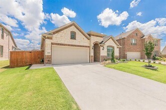 2549 Birchcrest Dr in Fort Worth, TX - Building Photo - Building Photo