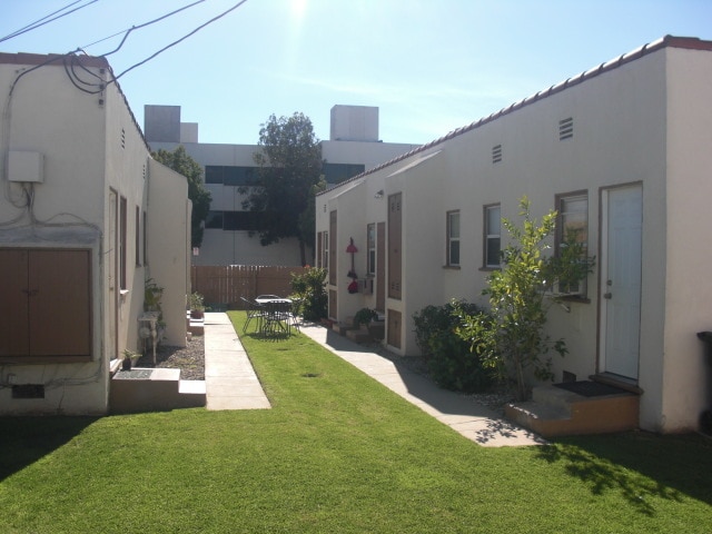 5565 Airdrome St in Los Angeles, CA - Building Photo - Building Photo