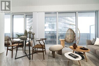 55 Cooper St in Toronto, ON - Building Photo - Building Photo