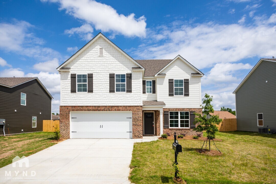 9300 Cotton Field Cir in Tuscaloosa, AL - Foto de edificio