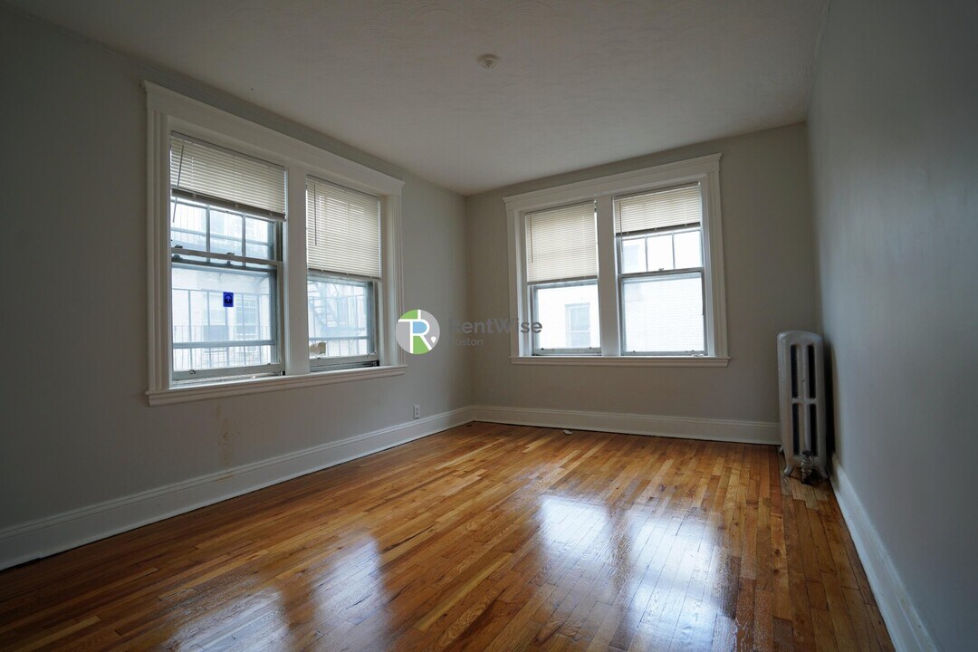 1450 Commonwealth Ave in Boston, MA - Building Photo