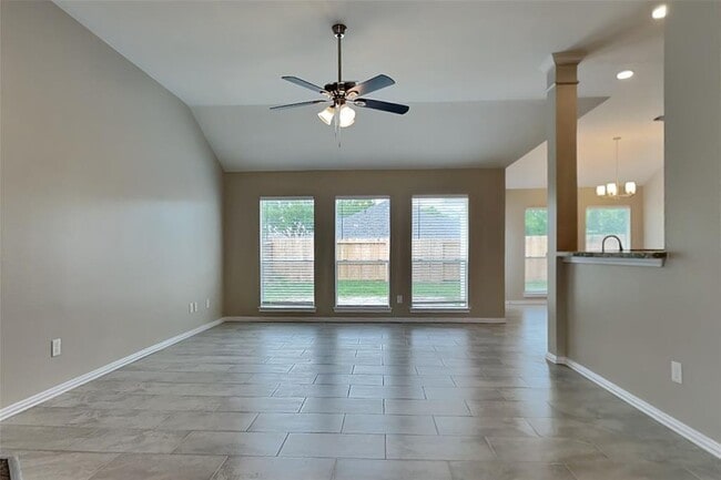 3607 Kennedy Dr in Pearland, TX - Building Photo - Building Photo
