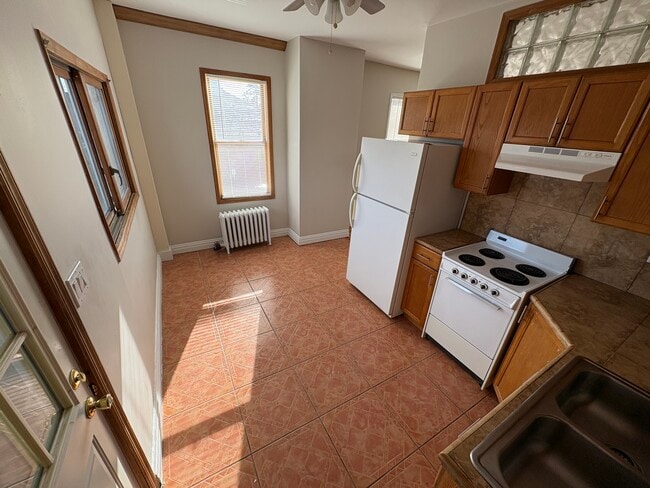 70 Carleton Ave, Unit 3 in Central Islip, NY - Building Photo - Building Photo