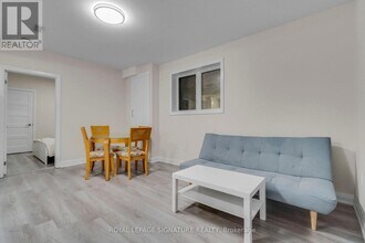 3255 Harasym Trl in Oakville, ON - Building Photo - Building Photo