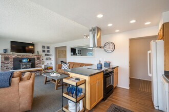 13501 Hidden Valley in Gig Harbor, WA - Building Photo - Building Photo