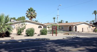 Pueblo de Rosa Apartments