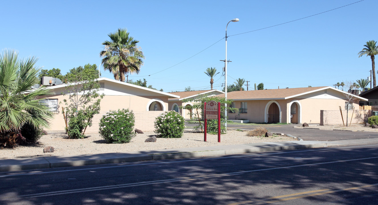 Pueblo de Rosa in Phoenix, AZ - Building Photo