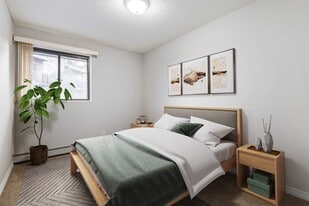 Lakewood Manor in Saskatoon, SK - Building Photo