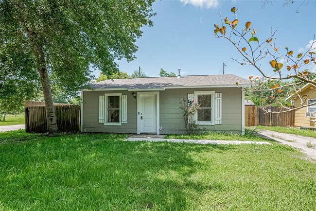 11 Jennische St in Baytown, TX - Building Photo - Building Photo