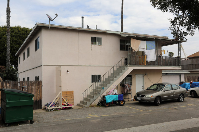 3055-3065 Madison St in Carlsbad, CA - Building Photo - Building Photo